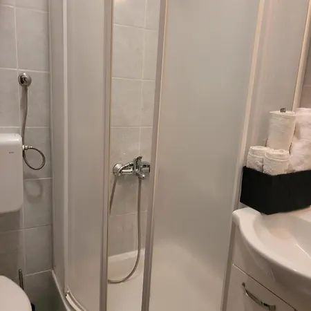 Apartment Vini *