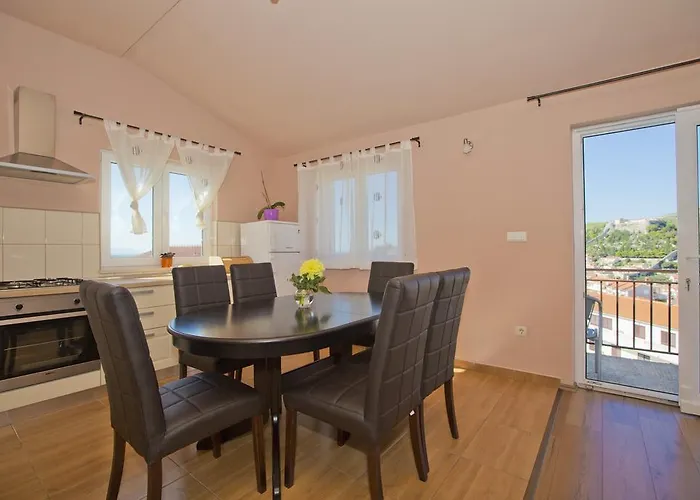 Apartmani Vini Lägenhet